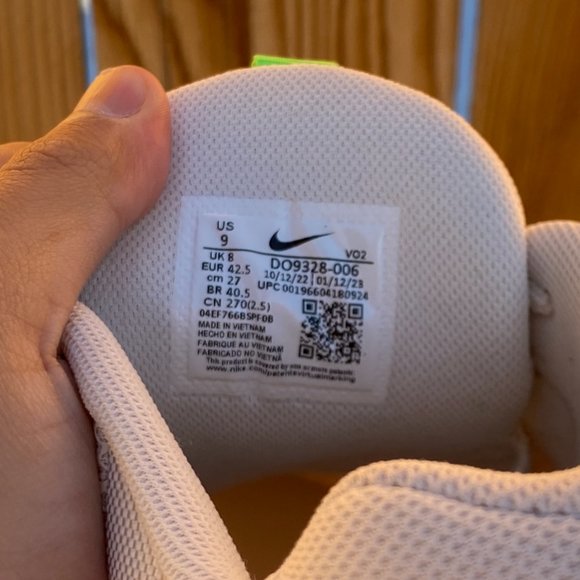 Mens Size 9 Nike Metcon 8 Beige Green Strike DO9328-006 - Picture 3 of 10